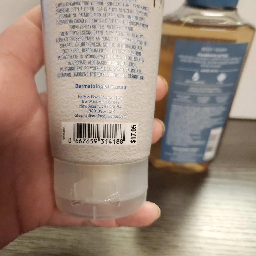 Bath & Body Works Full Size Frosted Coconut Snowball Set -Body Cream & Body Wash